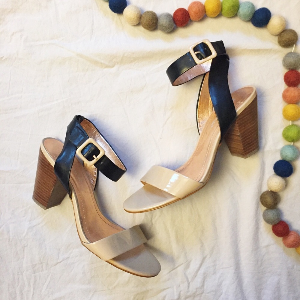 BCBGeneration Chunk Heel with Ankle Strap 9B
